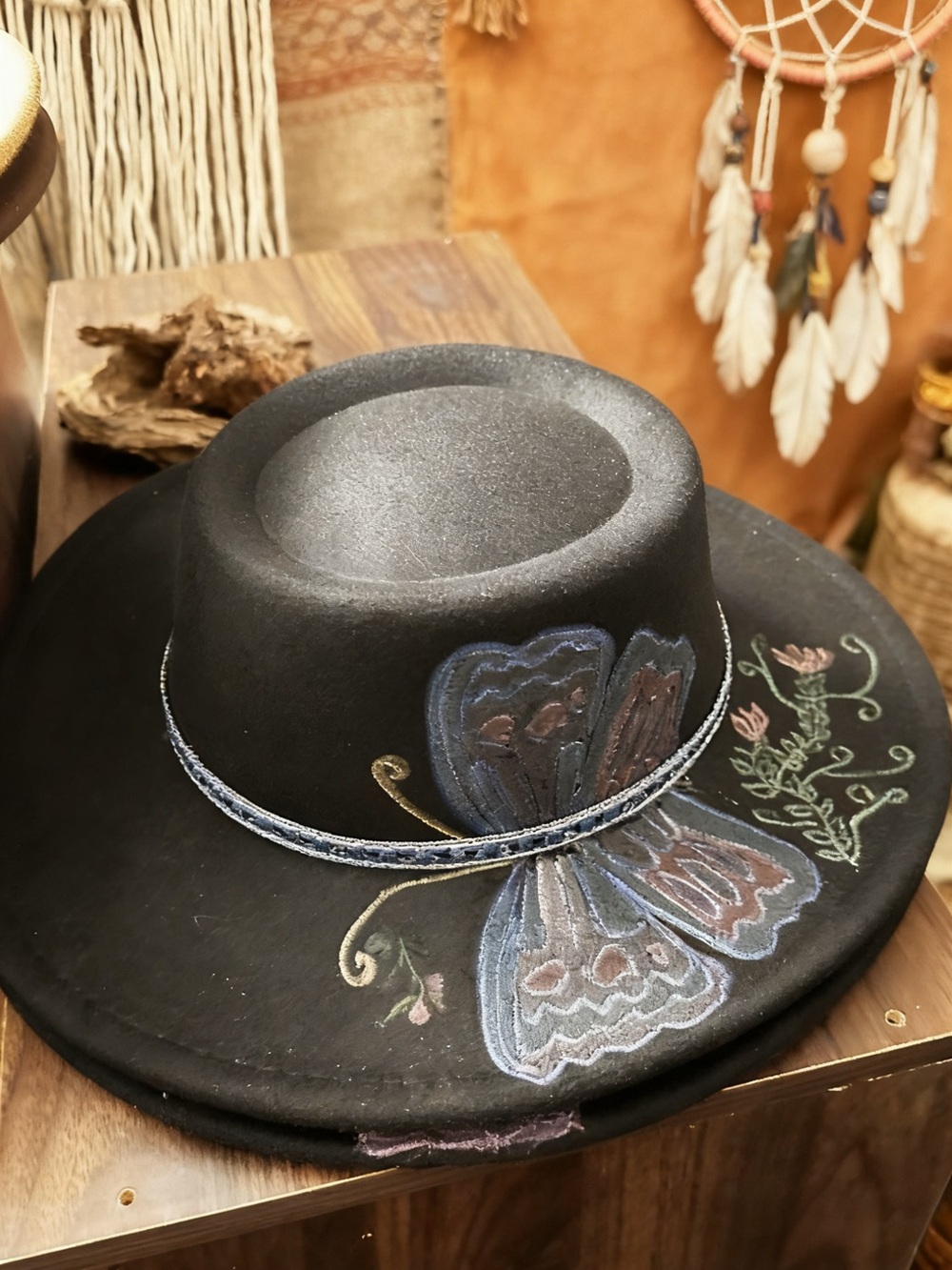 Hand-engraved Black Wide-Brim Women's Hat with Butterfly Motif